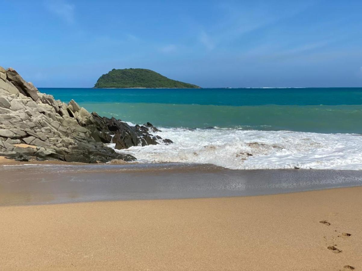 Jolie petite Villa sur une presqu’île Le Gosier  Extérieur photo