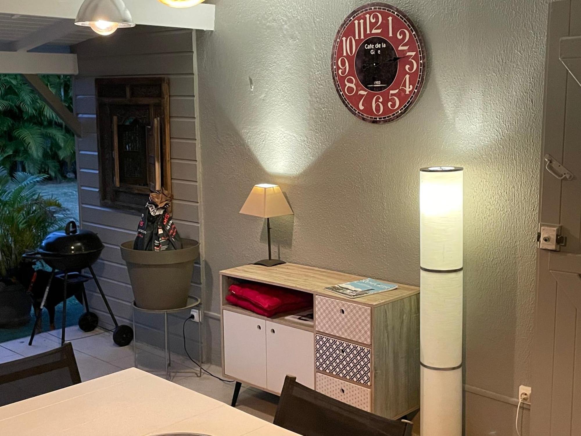 Jolie petite Villa sur une presqu’île Le Gosier  Extérieur photo